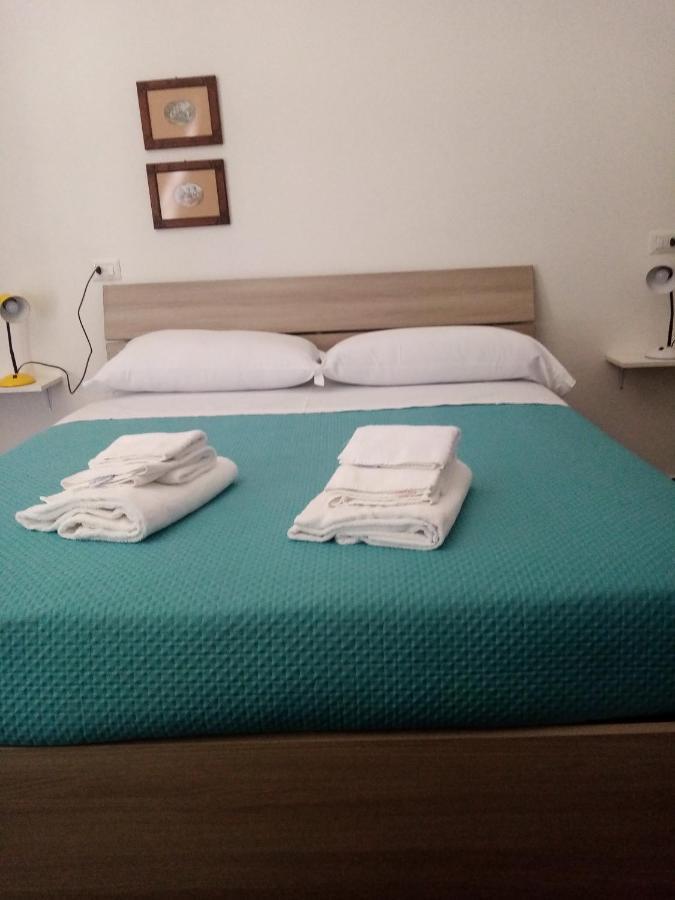 パエストゥム Mamena Bed & Breakfast エクステリア 写真
