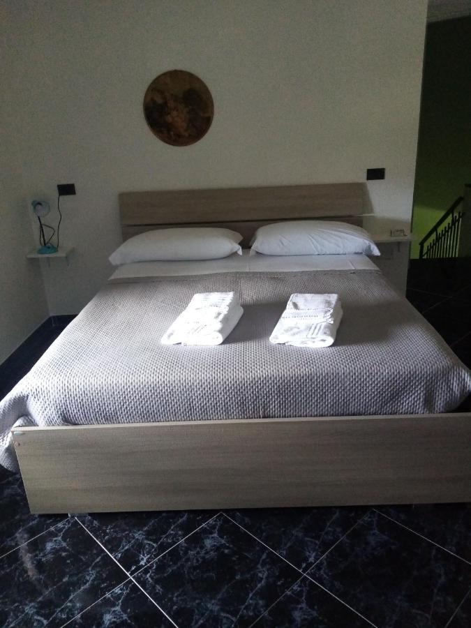 パエストゥム Mamena Bed & Breakfast エクステリア 写真