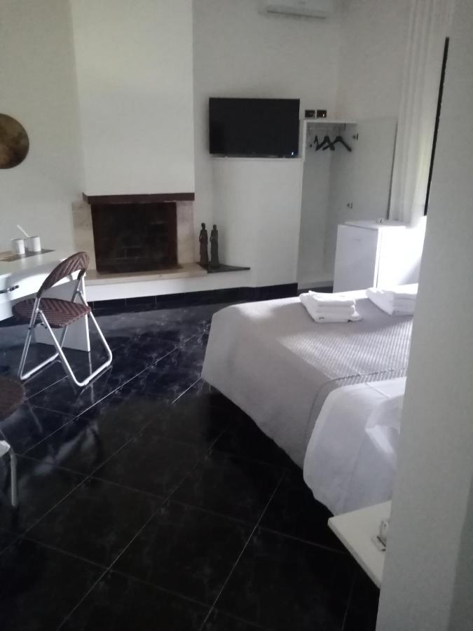 パエストゥム Mamena Bed & Breakfast エクステリア 写真